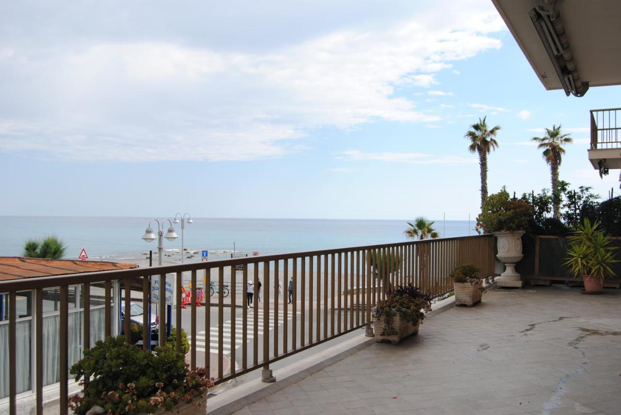 Gaiavacanze Beach Apartment 博尔迪盖拉 外观 照片